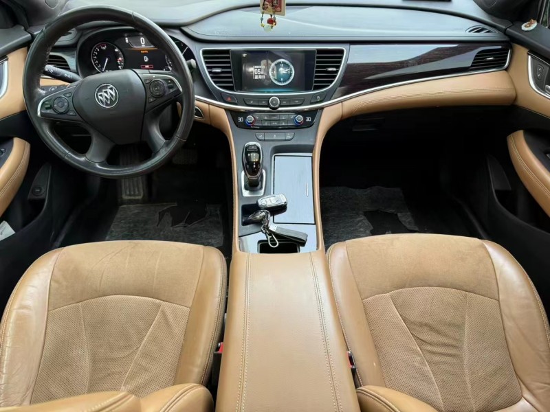 济宁19年别克君越4