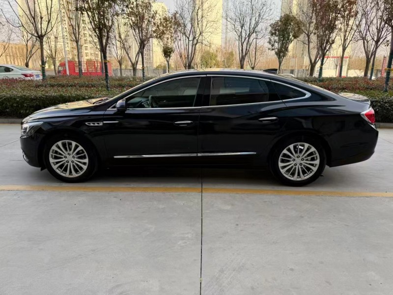 济宁19年别克君越8