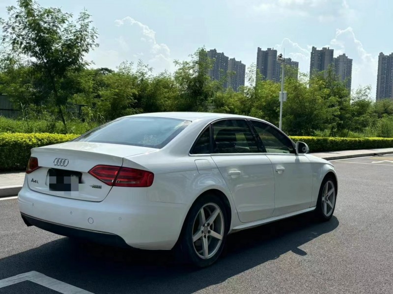 东莞12年奥迪A4L8
