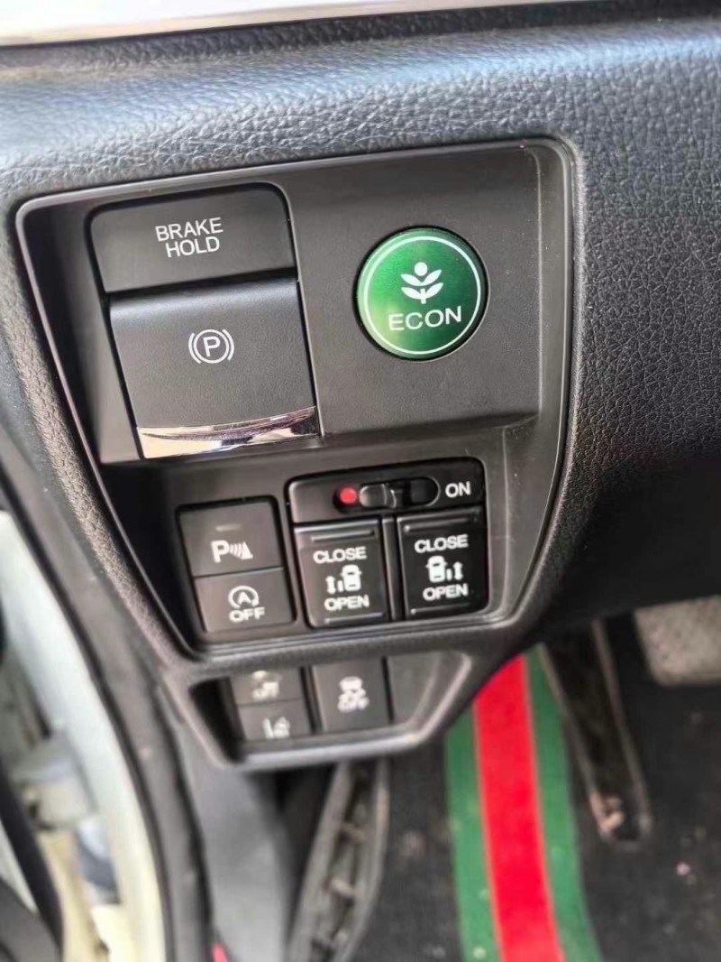 济宁19年本田艾力绅8