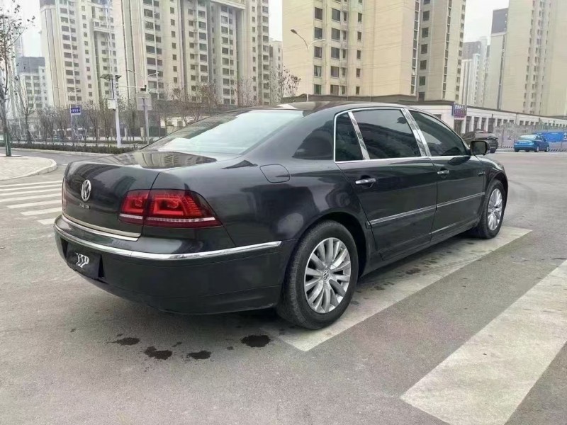 济宁13年大众辉腾8