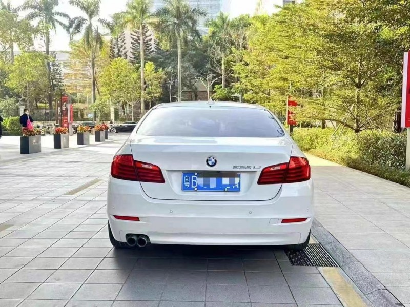 广州16年宝马5系9