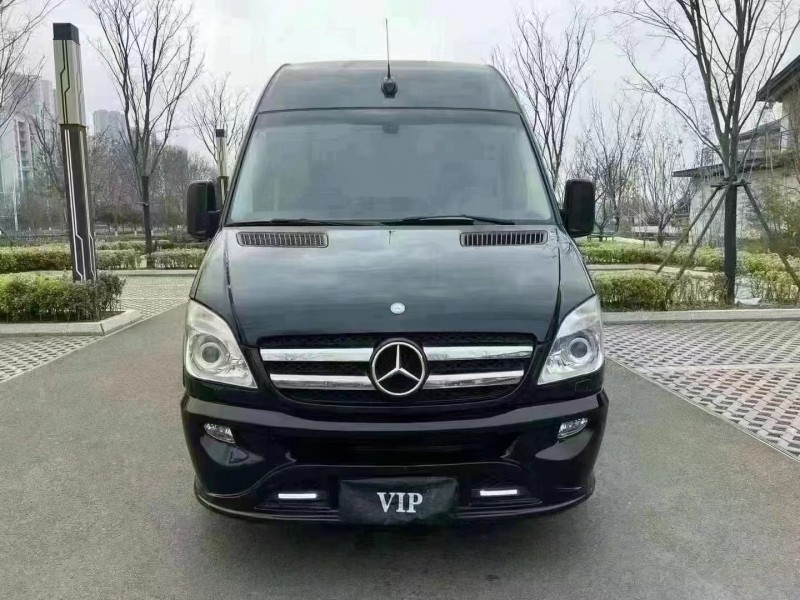 济宁14年奔驰斯宾特1