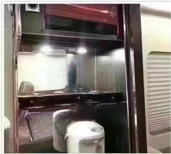 济宁14年奔驰斯宾特6