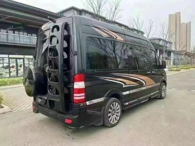 济宁14年奔驰斯宾特8