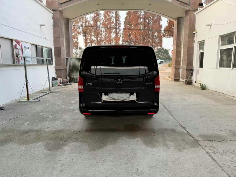 徐州23年奔驰威霆9