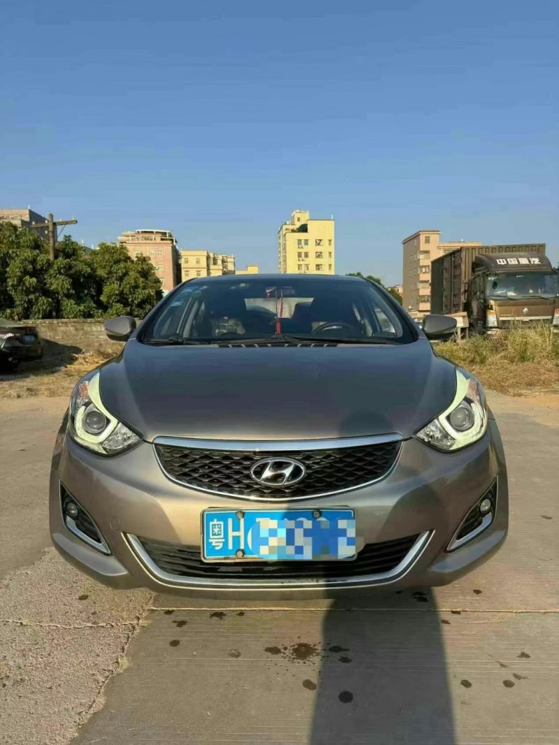 广州17年现代朗动1