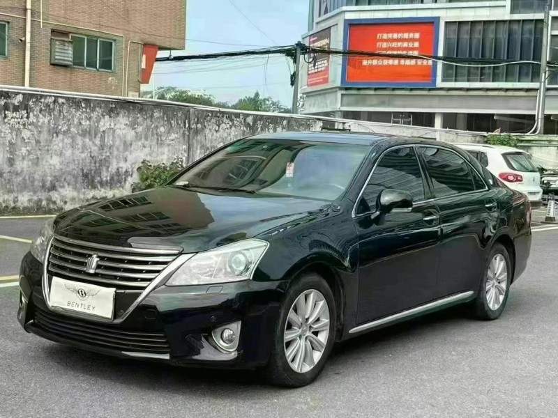 广州13年丰田皇冠2