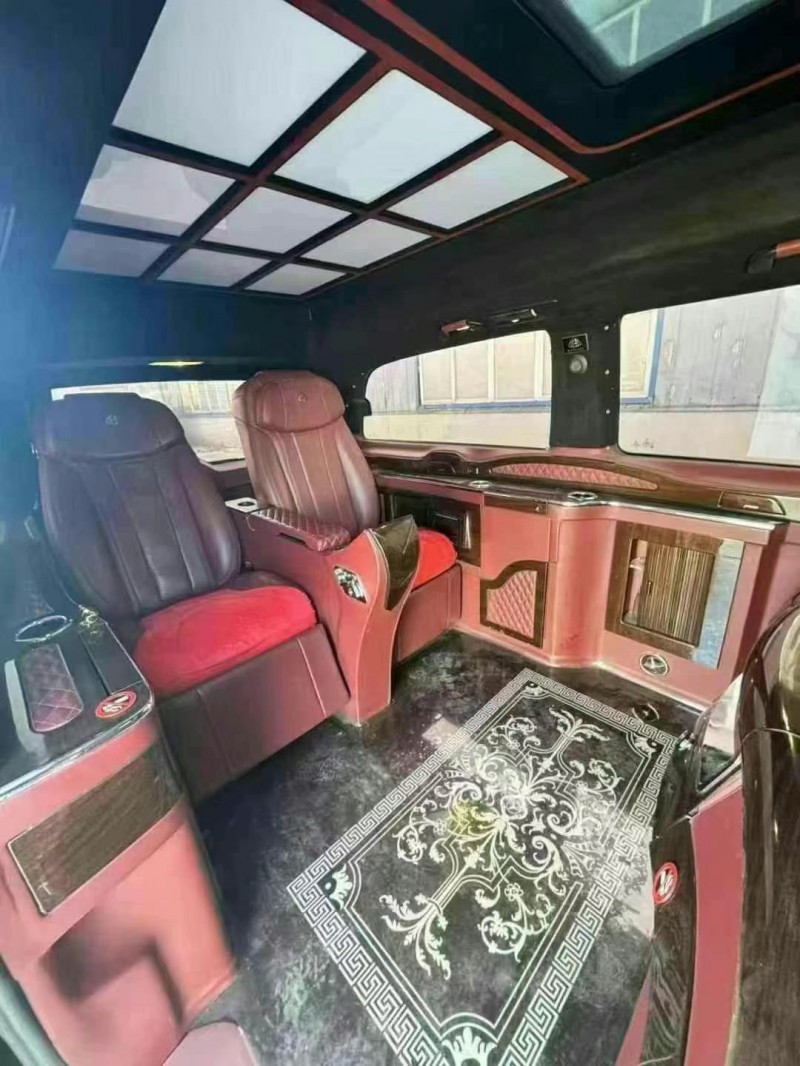 保定17年奔驰威霆5