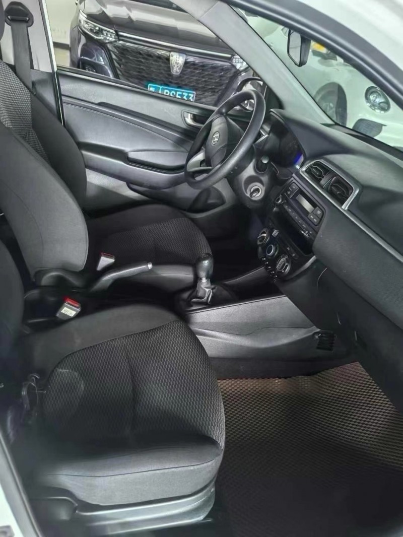 保定19年现代朗动7