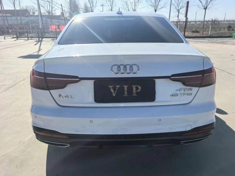 济宁22年奥迪A4L2