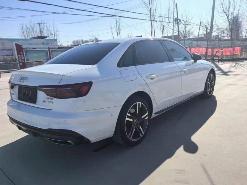 济宁22年奥迪A4L3