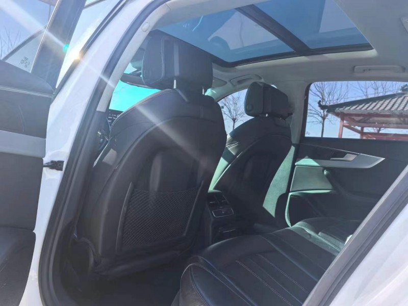 济宁22年奥迪A4L6