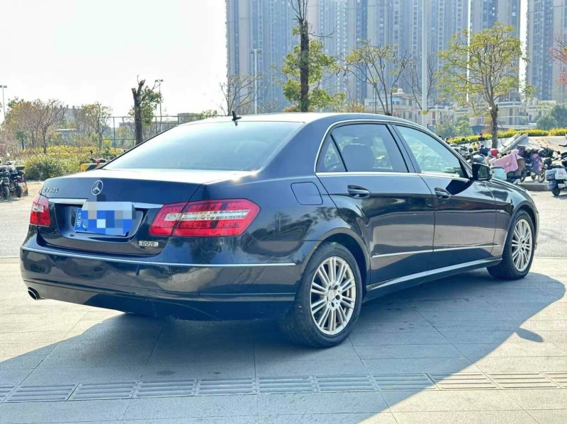 东莞13年奔驰E8