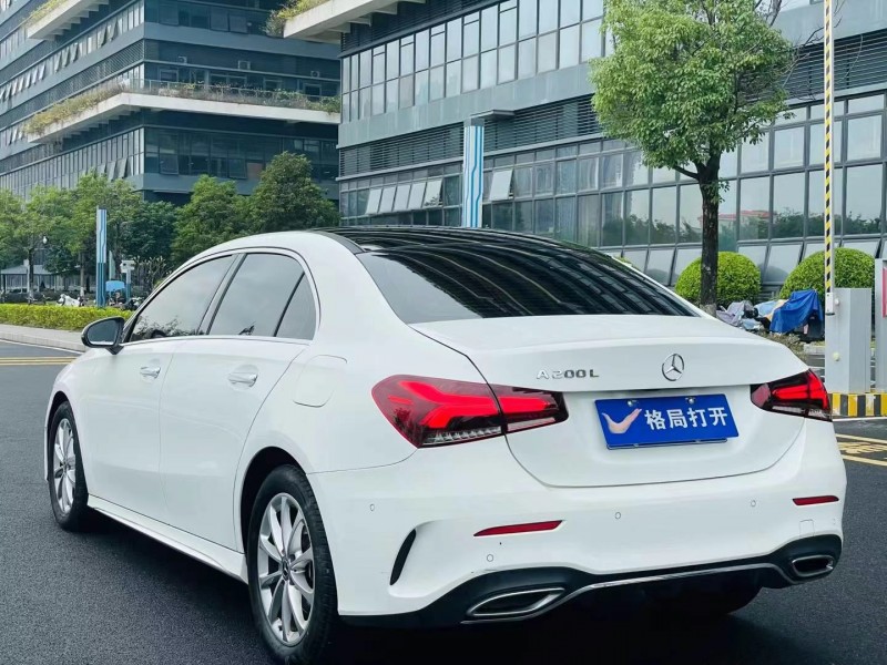 东莞22年奔驰A8