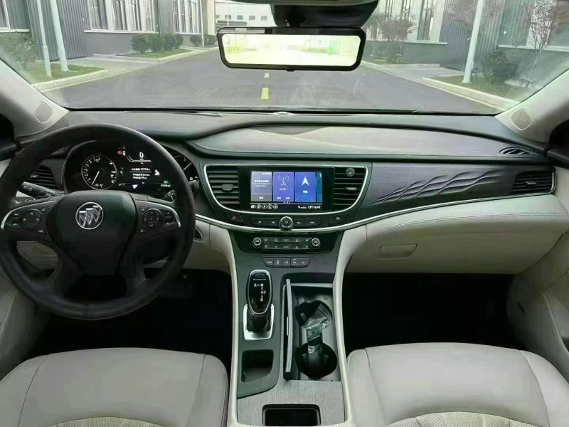 徐州22年别克艾维亚5