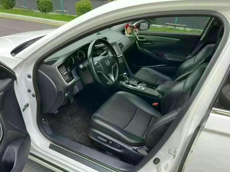 徐州16年本田思铂睿6