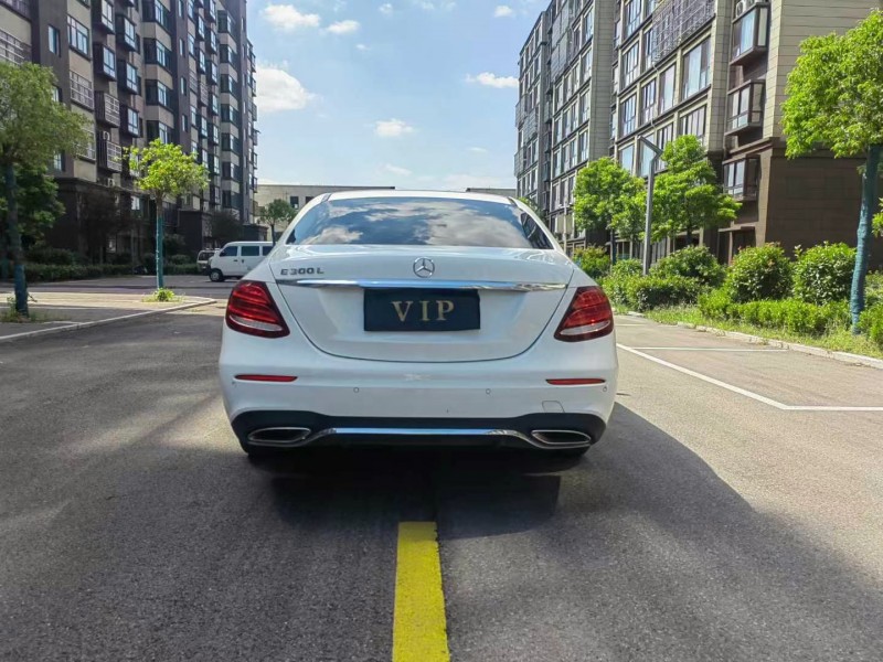 徐州20年奔驰E8