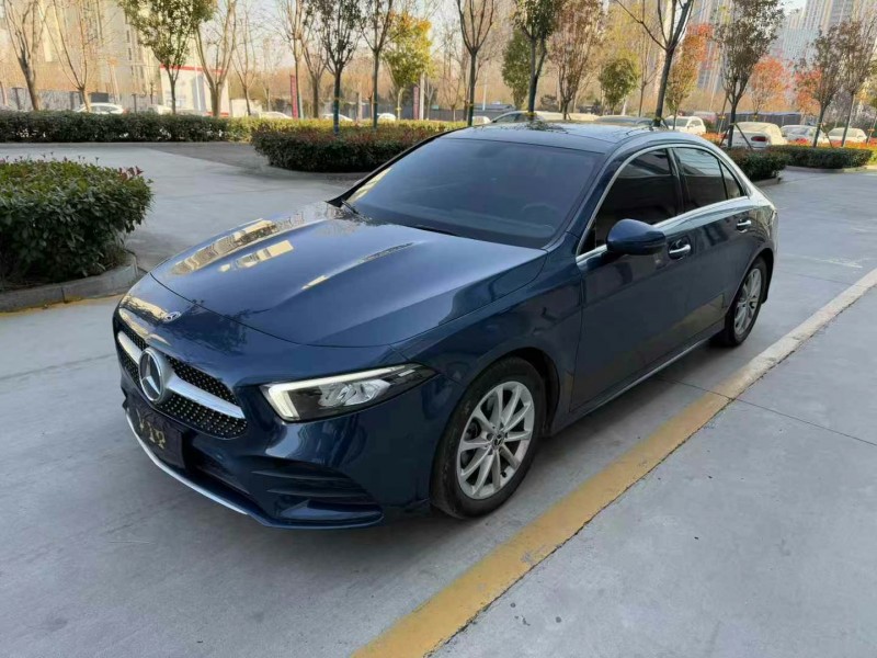 济宁19年奔驰A2
