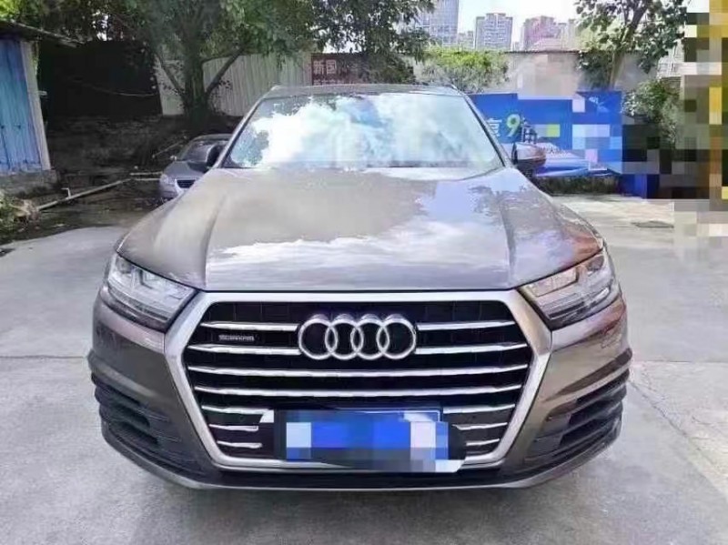 济宁19年奥迪Q71