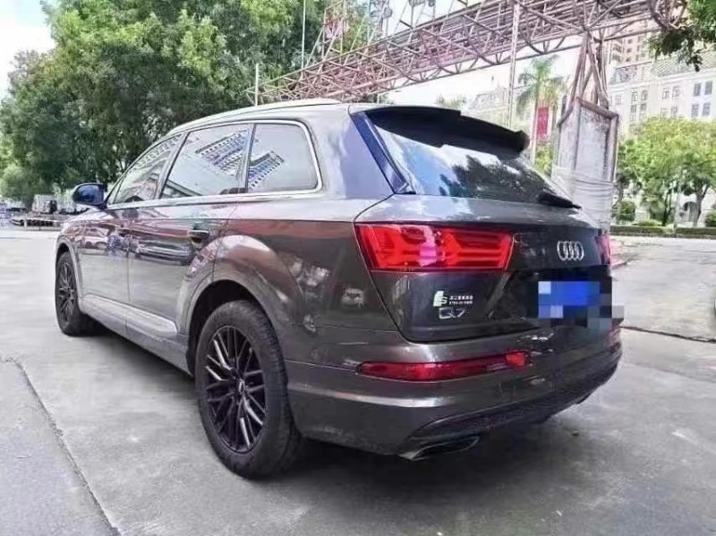 济宁19年奥迪Q72