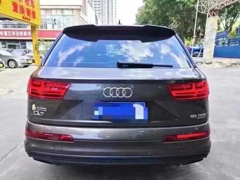 济宁19年奥迪Q73