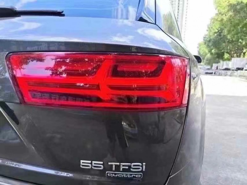 济宁19年奥迪Q76