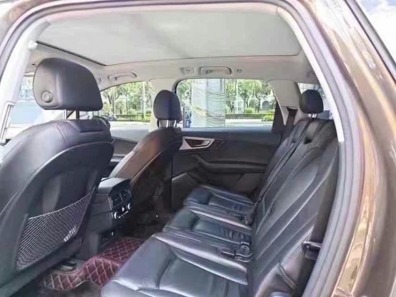 济宁19年奥迪Q79