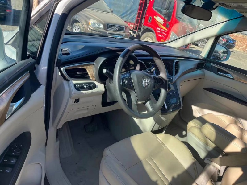 保定17年别克GL87