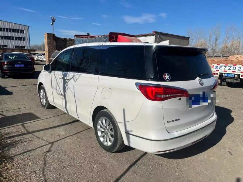 保定17年别克GL88