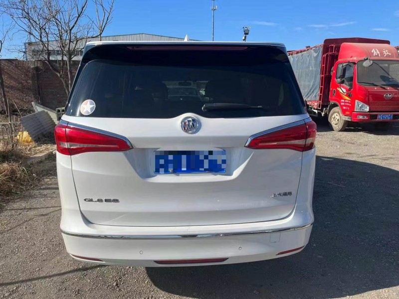 保定17年别克GL89