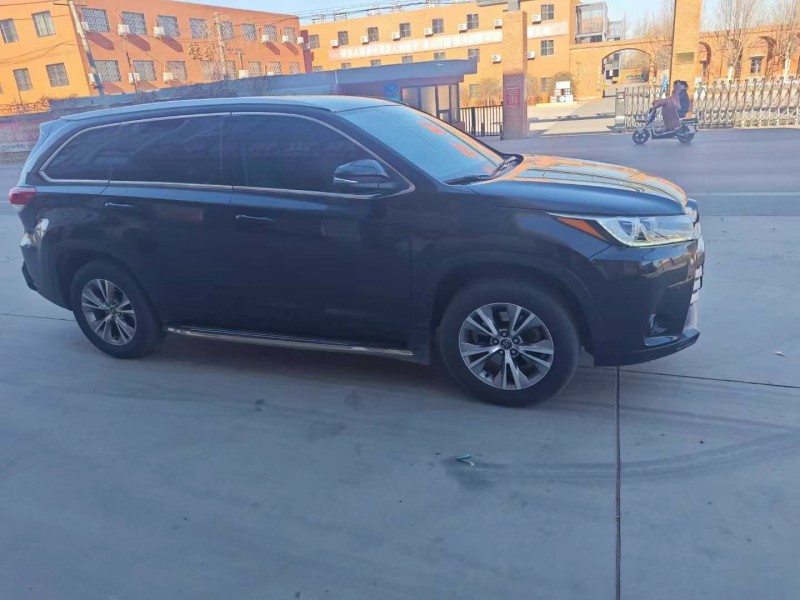 保定19年丰田汉兰达3