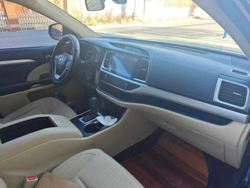 保定19年丰田汉兰达6