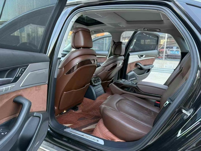 徐州16年奥迪A8L8