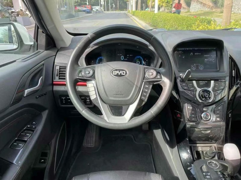 深圳15年比亚迪秦5