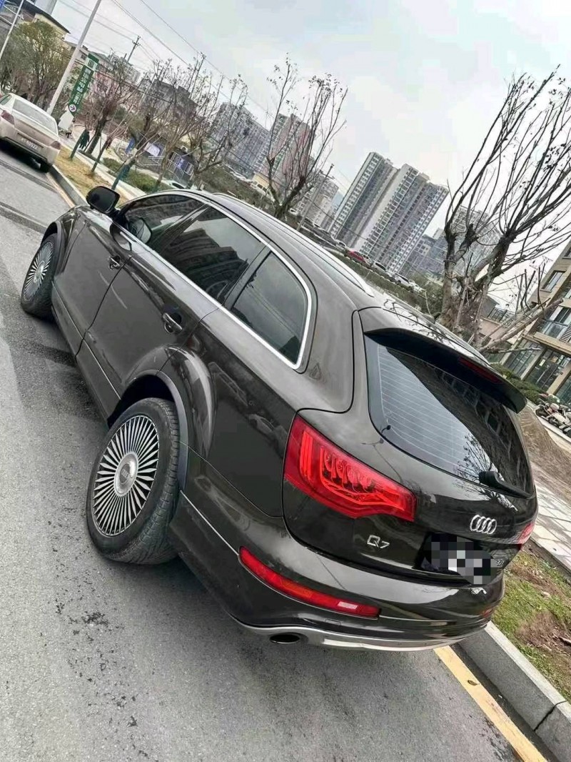 達州12年奧迪Q74
