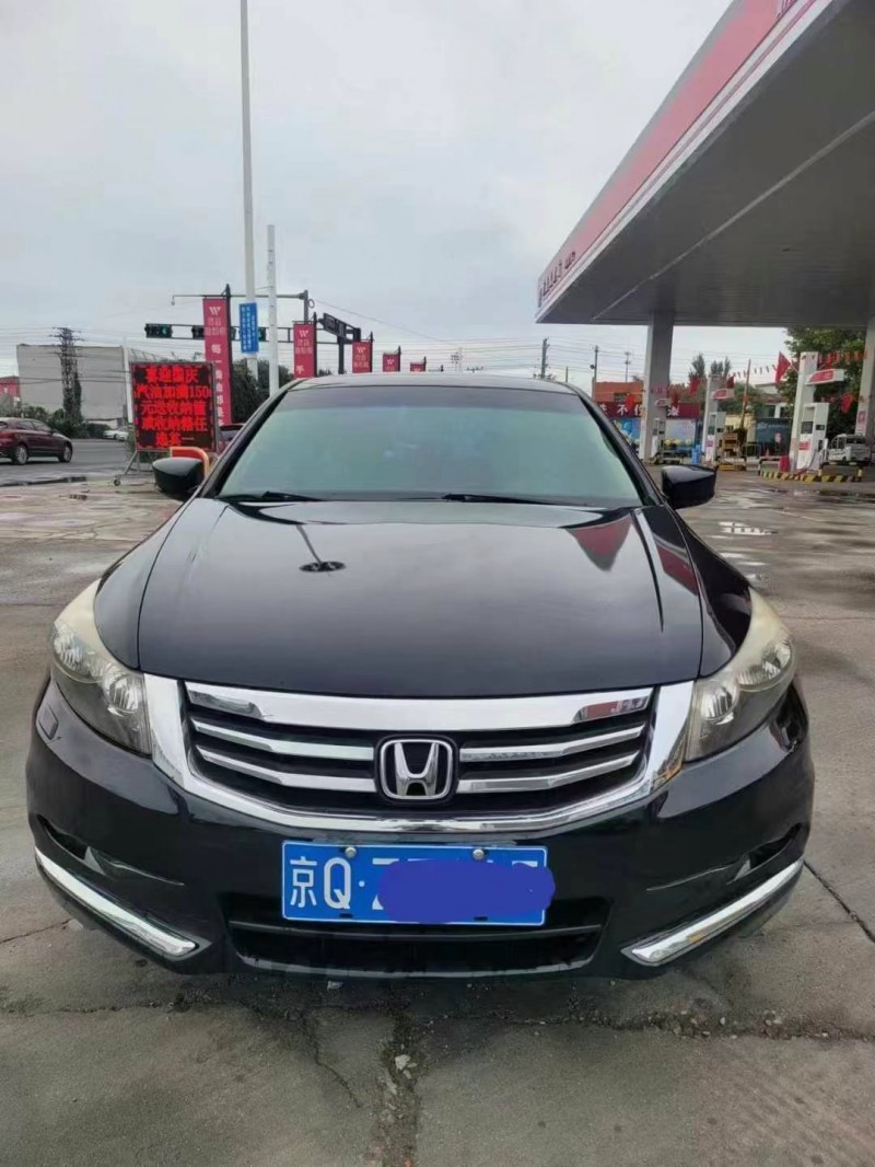 保定13年本田雅阁1