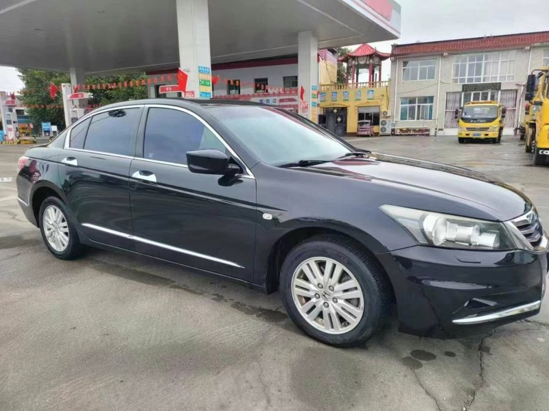 保定13年本田雅阁3