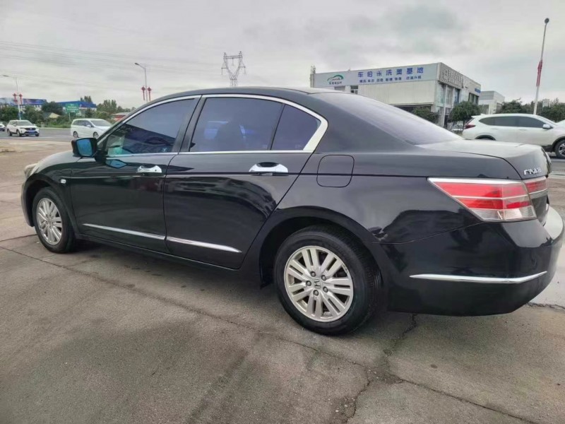 保定13年本田雅阁5