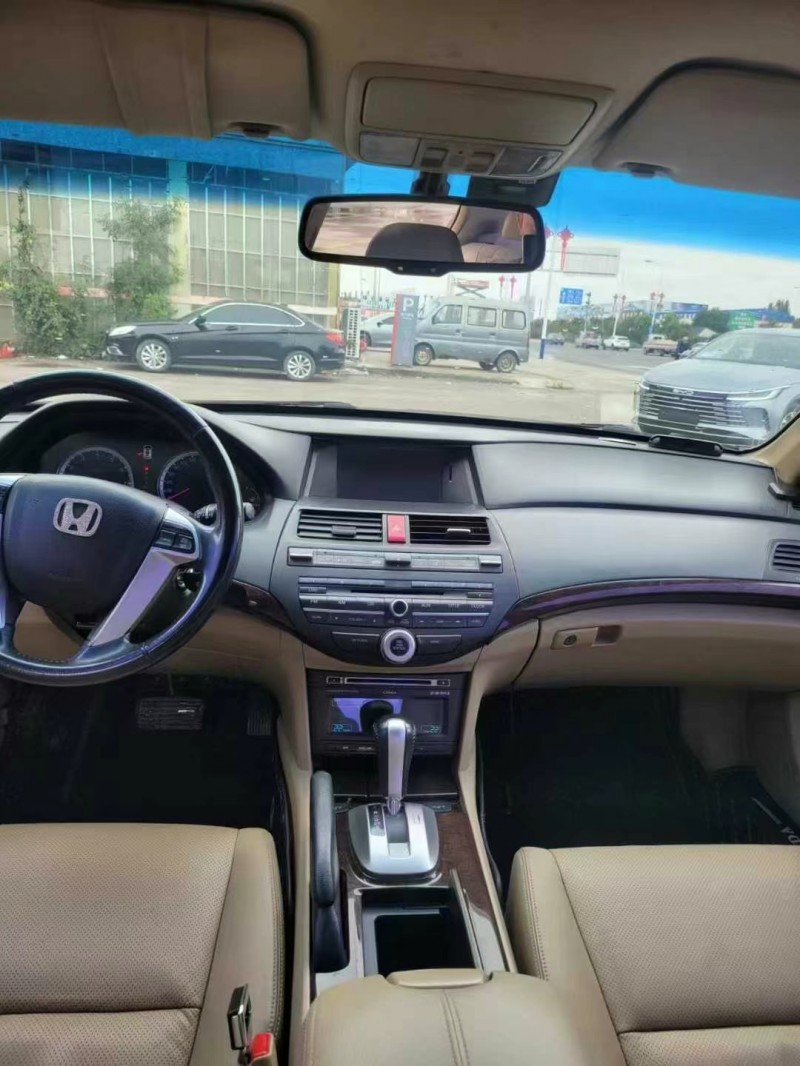 保定13年本田雅阁7