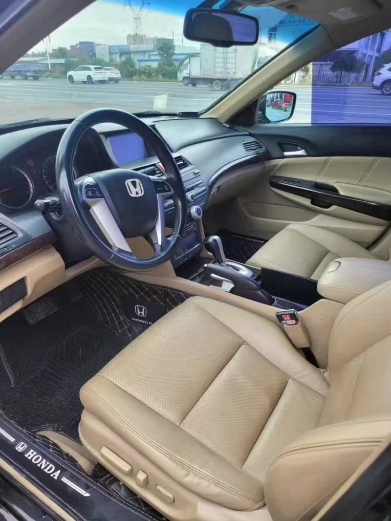 保定13年本田雅阁8