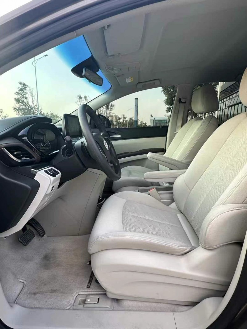 东莞22年别克GL84