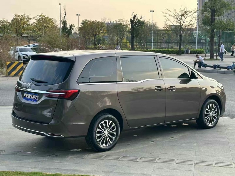 东莞22年别克GL88