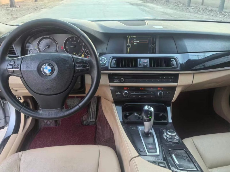 保定11年宝马5系8