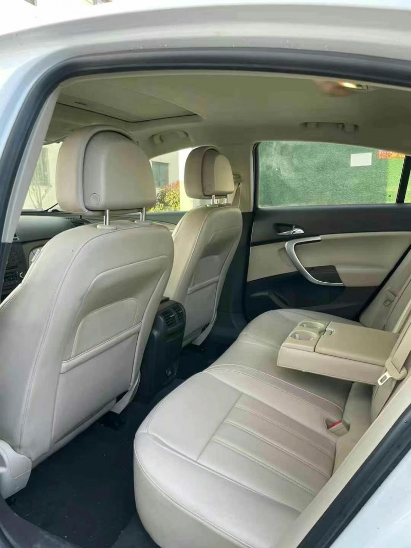 徐州12年别克君威7