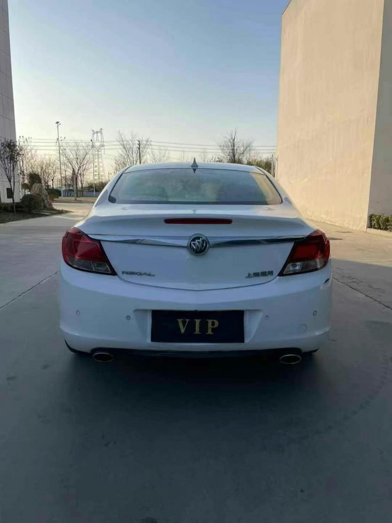 徐州12年别克君威9