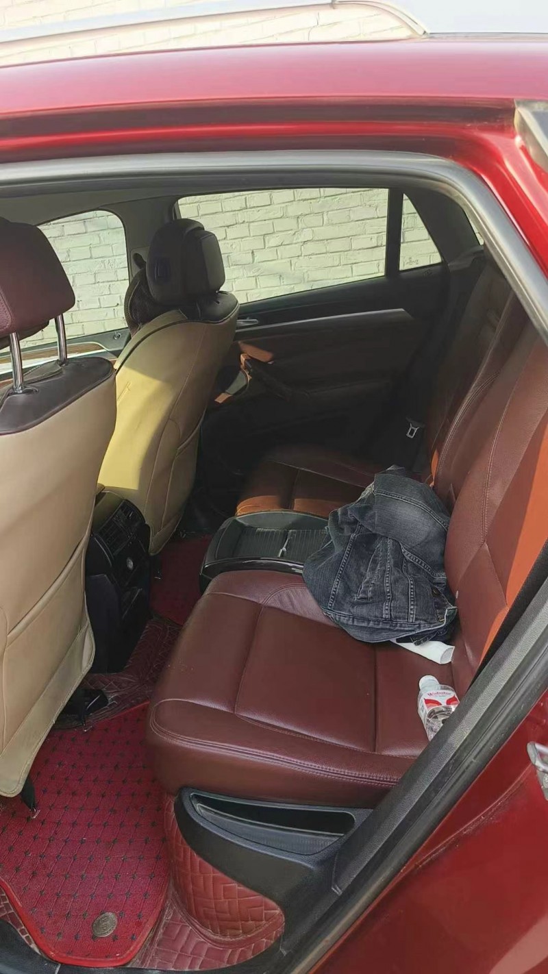 保定10年宝马X65