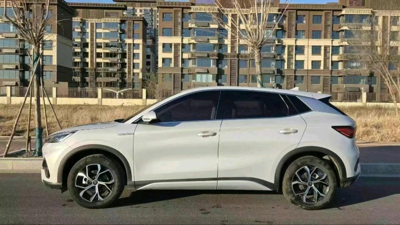 保定24年比亚迪元4