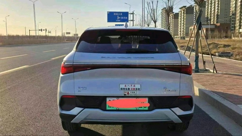 保定24年比亚迪元5