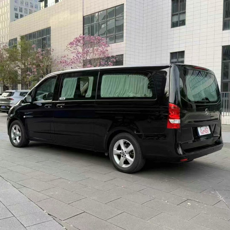 佛山18年奔驰威霆8